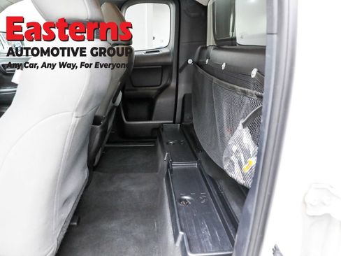 Used 2020 Toyota Tacoma SR image 21