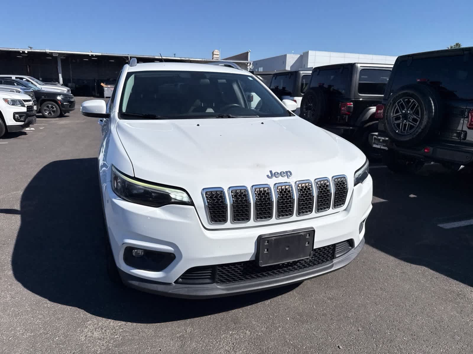 Used 2019 Jeep Cherokee Latitude Plus FWD image 6