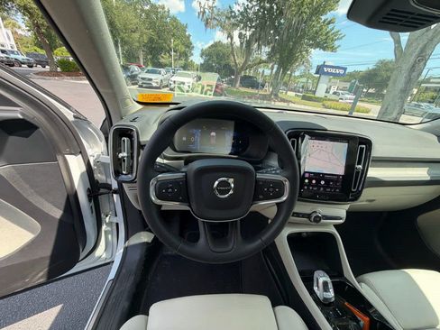 Used 2026 Volvo XC40 B5 Plus AWD/4WD image 28