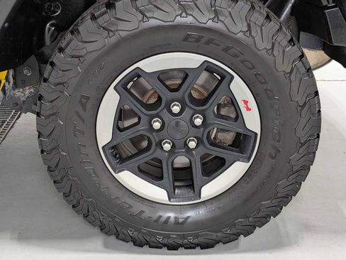 Used 2019 Jeep Wrangler Rubicon image 3