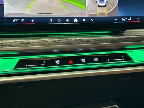 Certified 2024 BMW i7 xDrive60 AWD/4WD image 20