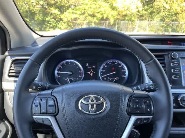 Used 2019 Toyota Highlander XLE w/ Protection Package #3 AWD/4WD image 20
