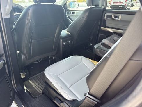 Used 2021 Ford Explorer XLT w/ Equipment Group 202A image 3