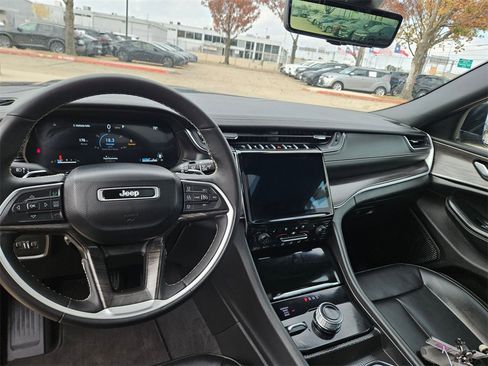 Used 2024 Jeep Grand Cherokee L Limited w/ Luxury Tech Group II image 15