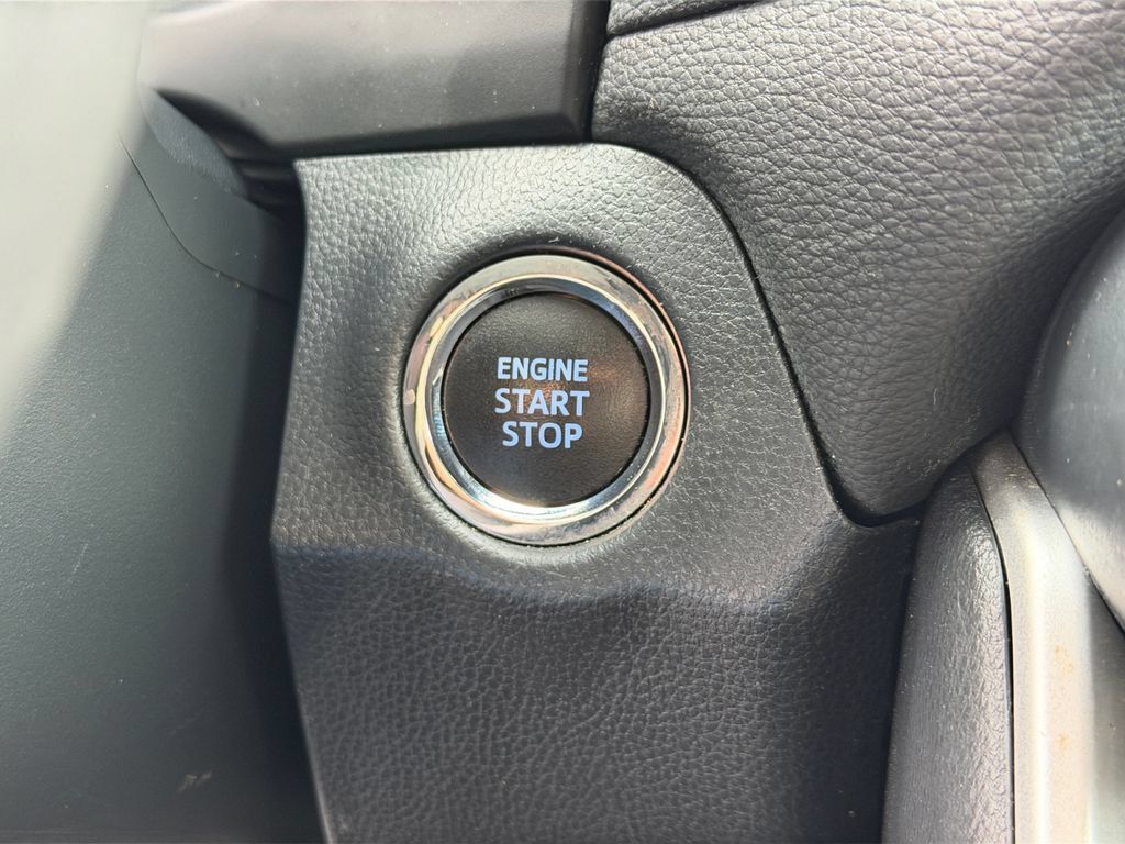 Used 2021 Toyota RAV4 Limited AWD/4WD image 17