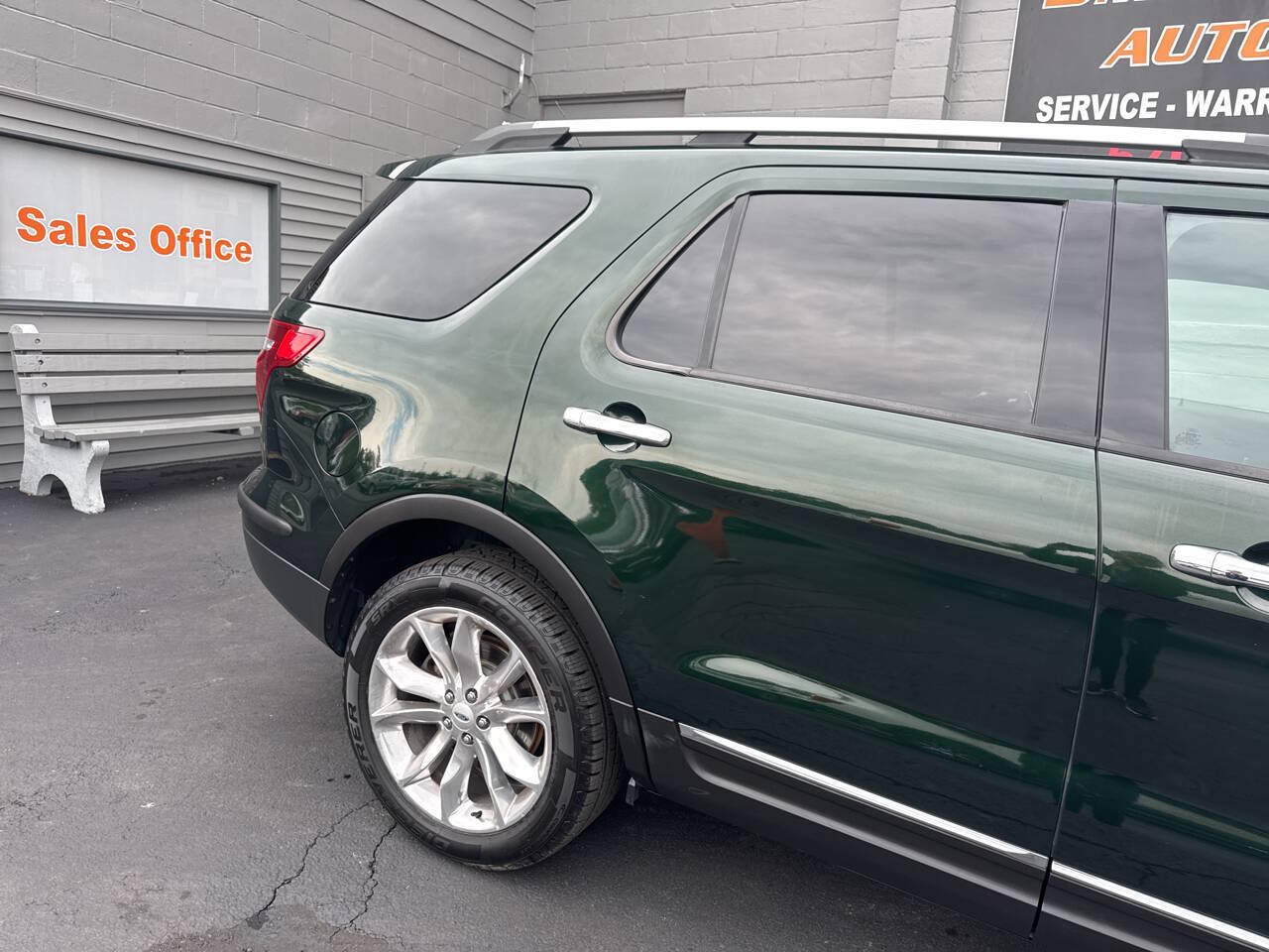 Used 2013 Ford Explorer XLT AWD/4WD image 9