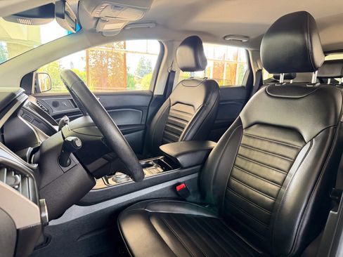 Used 2019 Ford Edge SEL w/ Equipment Group 201A FWD image 17