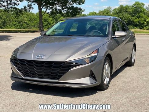 Used 2023 Hyundai Elantra SE FWD image 3