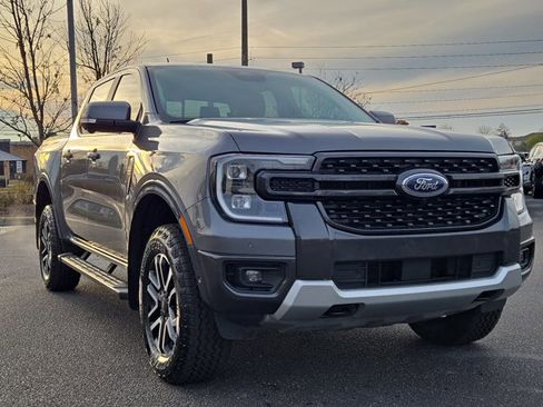 Used 2024 Ford Ranger Lariat w/ FX4 Off-Road Package image 4