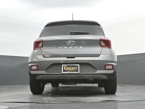 Used 2023 Hyundai Venue Limited FWD image 33