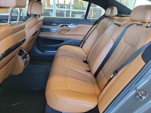 Used 2022 BMW 750i xDrive w/ M Sport Package image 16