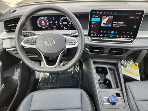 New 2026 Volkswagen Tiguan SE AWD/4WD image 23