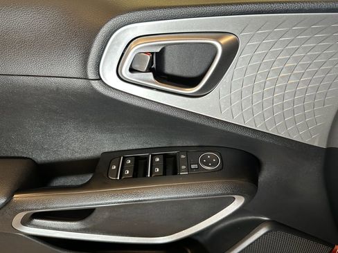 Used 2024 Kia Soul LX w/ Option Group 015 FWD image 19