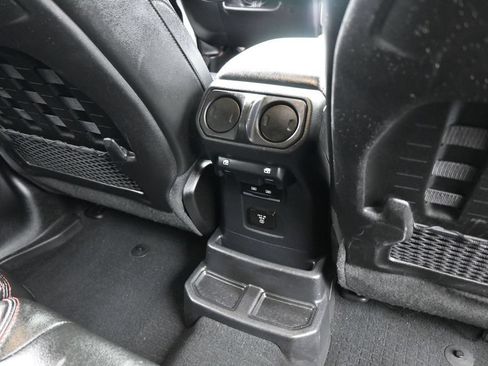 Used 2022 Jeep Wrangler Unlimited Rubicon w/ Xtreme Recon 35" Tire Package AWD/4WD image 41