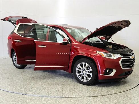 Used 2021 Chevrolet Traverse Premier AWD/4WD image 9