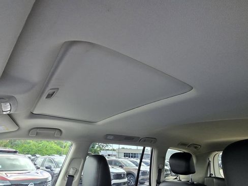 Used 2024 Nissan Armada SL w/ Captain's Chairs Package RWD image 7