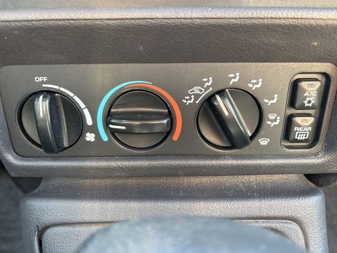 Used 1993 Dodge Intrepid ES image 29
