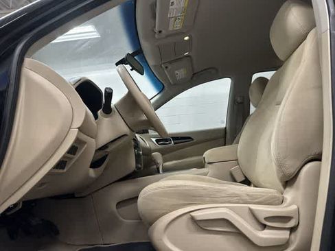Used 2015 Nissan Pathfinder S FWD image 25