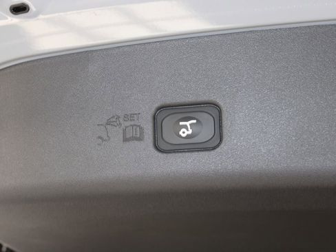 New 2026 Lincoln Nautilus Premier image 16