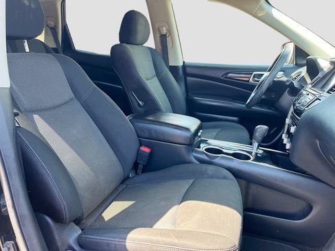 Used 2020 Nissan Pathfinder S FWD image 27