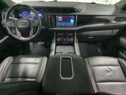 Used 2024 GMC Yukon XL Denali w/ Advanced Technology Package image 15