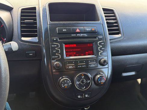 Used 2012 Kia Soul FWD image 18