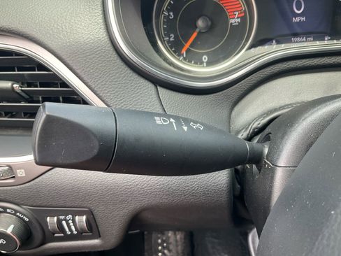 Used 2022 Jeep Cherokee Latitude Lux AWD/4WD image 19