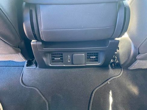 Used 2025 GMC Sierra 1500 SLT image 12