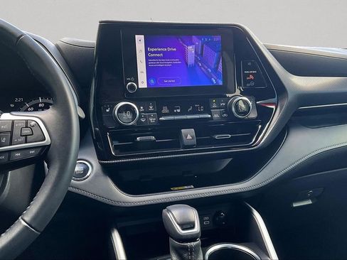 Used 2023 Toyota Highlander XSE image 10