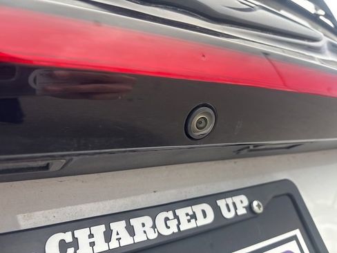 Used 2024 Chrysler Pacifica Select image 6