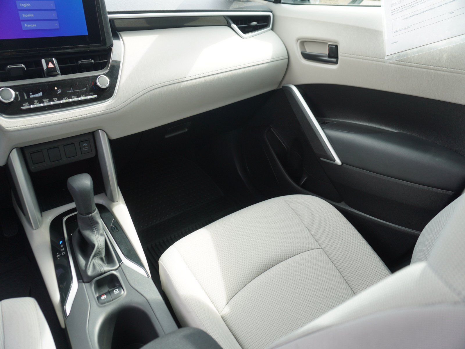 Used 2025 Toyota Corolla Cross L FWD image 15