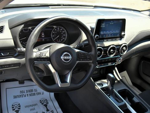 Used 2024 Nissan Sentra SV FWD image 14