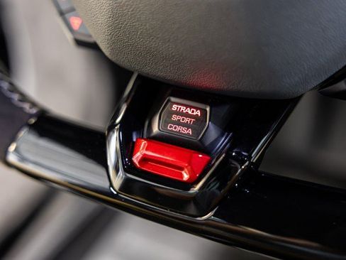 Used 2023 Lamborghini Huracan Tecnica RWD image 40