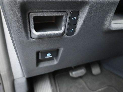 New 2025 Ford Expedition Active image 13