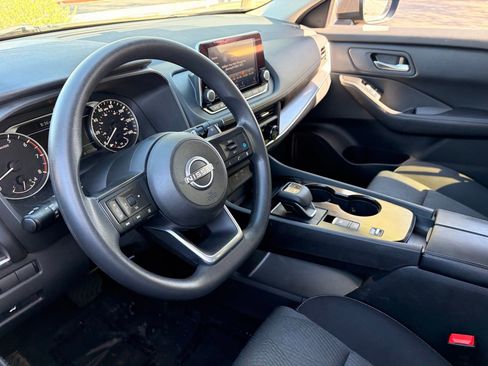 Certified 2024 Nissan Rogue SV FWD image 16