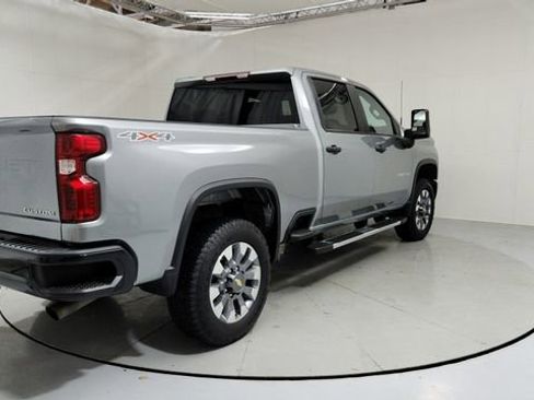 Used 2024 Chevrolet Silverado 2500 Custom w/ Snow Plow Prep/Camper Package image 5