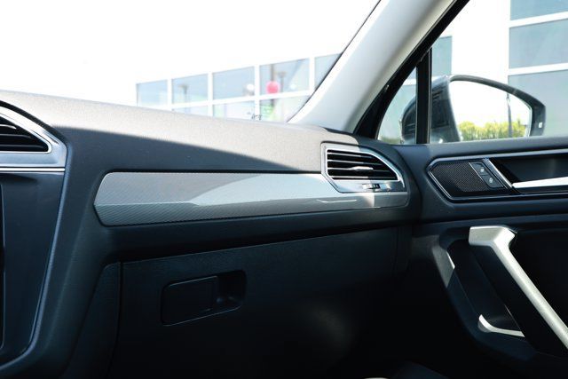 Used 2024 Volkswagen Tiguan SE AWD/4WD image 23