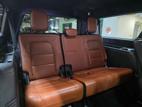 Used 2021 Lincoln Navigator L Reserve w/ Luxury Package AWD/4WD image 28