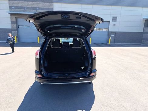 Used 2018 Toyota RAV4 XLE w/ Plus Extra Value Package AWD/4WD image 16