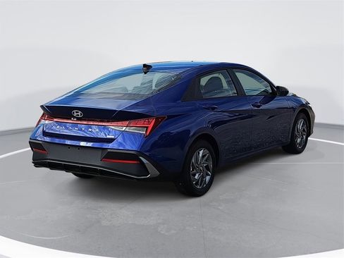 New 2026 Hyundai Elantra Blue image 5