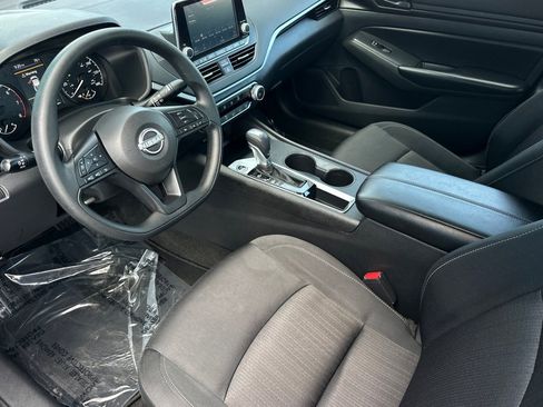 Used 2025 Nissan Altima 2.5 S FWD image 6