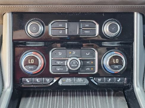 Used 2021 GMC Yukon XL Denali w/ Denali Ultimate Package AWD/4WD image 31