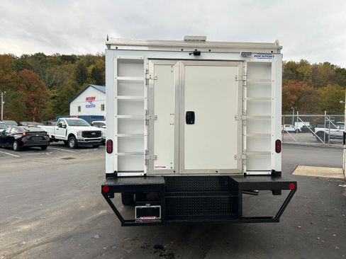 New 2025 Ford F450 XLT w/ XLT Value Package AWD/4WD image 11