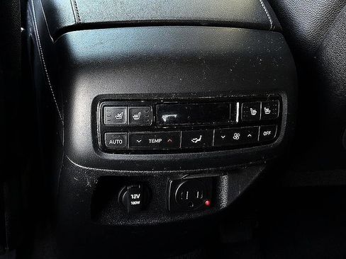 Used 2024 Hyundai Palisade Limited AWD/4WD image 8