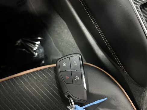 Used 2023 GMC Canyon AT4 image 30