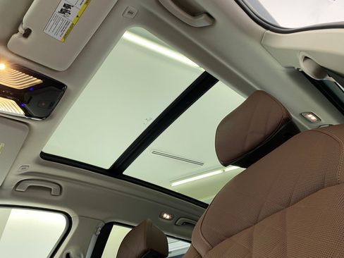 Used 2025 BMW X7 xDrive40i w/ Premium Package image 14