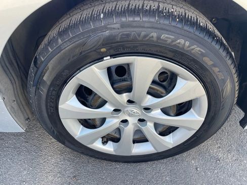 Used 2022 Toyota Corolla LE w/ Carpet Mat Package (TMS) image 26