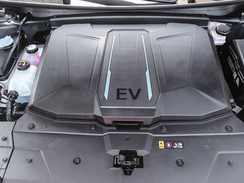 Used 2024 Hyundai Ioniq 5 SEL RWD image 25