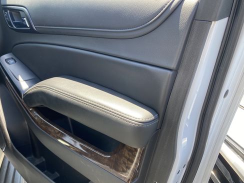 Used 2018 Chevrolet Tahoe LT RWD image 24