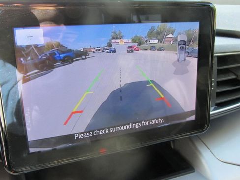 Used 2022 Ford Explorer XLT w/ Equipment Group 202A image 26